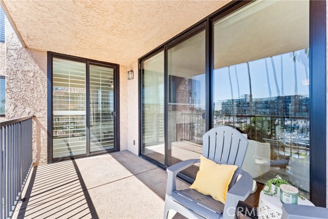 201 Bay Shore Avenue, Long Beach CA: https://media.crmls.org/medias/3e8ffd63-b12c-40c2-b362-1fc658f95460.jpg