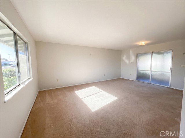 Image 5 of 18 For 25810 Coombe Hill