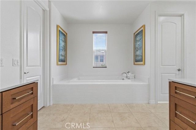 Detail Gallery Image 37 of 69 For 164 Newall, Irvine,  CA 92618 - 4 Beds | 4/1 Baths