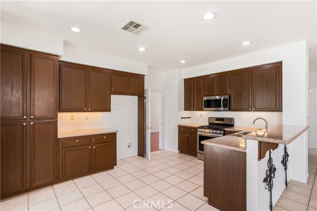 Detail Gallery Image 15 of 53 For 23664 Groveland Pl, Murrieta,  CA 92562 - 5 Beds | 3 Baths