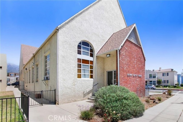 Image 1 of 46 For 724 Glenoaks Boulevard