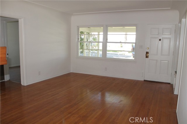 427 S Mariposa Street, Burbank CA: https://media.crmls.org/medias/3e9136d3-a942-4f56-8144-a75322e58145.jpg