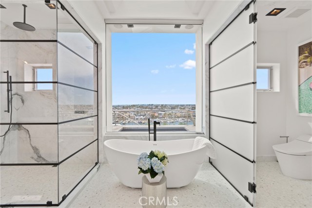 Detail Gallery Image 23 of 70 For 1409 Dolphin Terrace, Corona Del Mar,  CA 92625 - 5 Beds | 5/2 Baths