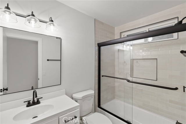 13711 Farmington Road, Tustin CA: https://media.crmls.org/medias/3e91b1d5-4d40-47f7-a7d9-33204140b9ba.jpg