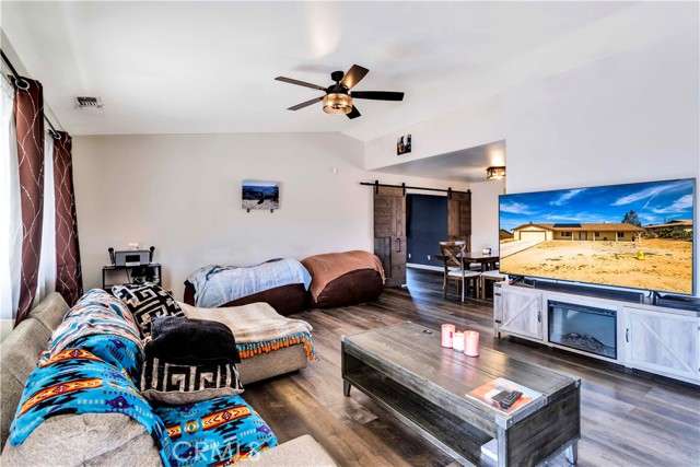 Detail Gallery Image 7 of 51 For 7013 Ivanpah Ave, Twentynine Palms,  CA 92277 - 3 Beds | 2 Baths