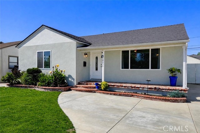 Detail Gallery Image 2 of 27 For 4151 Los Coyotes Diagonal, Lakewood,  CA 90713 - 2 Beds | 2 Baths