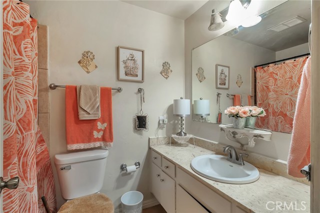 Detail Gallery Image 15 of 17 For 679 E Lee Pl, Azusa,  CA 91702 - 2 Beds | 1/1 Baths