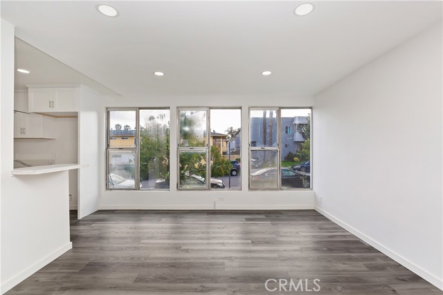 Detail Gallery Image 10 of 32 For 4065 Ursula Ave #2,  Los Angeles,  CA 90008 - 2 Beds | 2 Baths