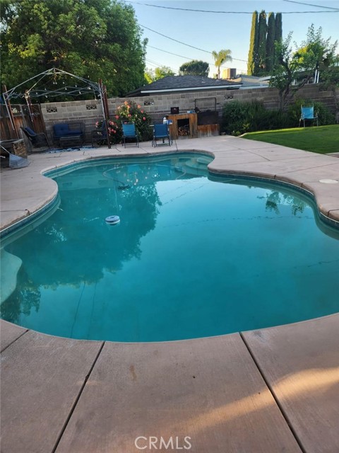 Detail Gallery Image 3 of 22 For 2429 C St, Bakersfield,  CA 93301 - 3 Beds | 2 Baths