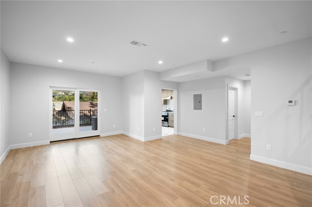 Detail Gallery Image 9 of 38 For 357 Harvey Dr #102,  Glendale,  CA 91206 - 3 Beds | 2/1 Baths