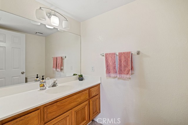 Detail Gallery Image 14 of 27 For 30252 Silver Ridge Ct, Temecula,  CA 92591 - 3 Beds | 2/1 Baths