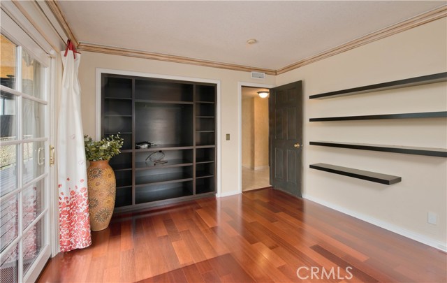 Detail Gallery Image 31 of 41 For 4389 San Blas Ave, Woodland Hills,  CA 91364 - 4 Beds | 2/1 Baths