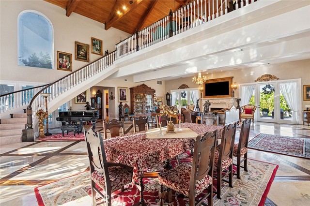 42580 Avenida Escala, Murrieta CA: https://media.crmls.org/medias/3e958242-31ba-4308-9485-bcc6a4eefe69.jpg
