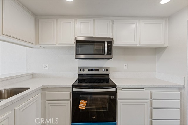 Detail Gallery Image 5 of 32 For 2315 Caringa, Carlsbad,  CA 92009 - 2 Beds | 2 Baths