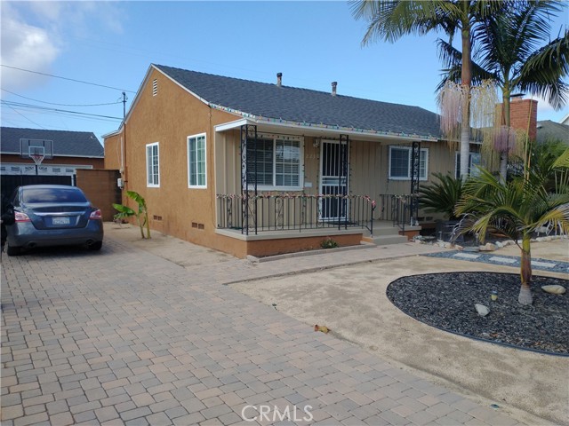 2235 Senasac Ave, Long Beach, CA 90815