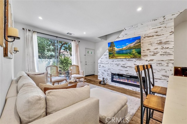 Detail Gallery Image 7 of 30 For 8449 E Arrowhead Way, Anaheim Hills,  CA 92808 - 2 Beds | 2 Baths