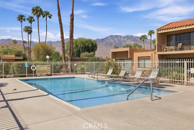 5798 Los Coyotes Drive, Palm Springs, CA 92264