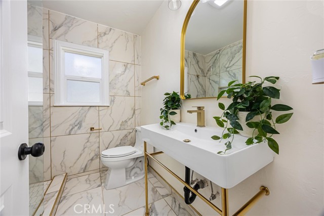 121 Myrtle Street, Bakersfield CA: https://media.crmls.org/medias/3e980568-1cd6-4a66-b149-3c78cd176c52.jpg