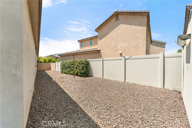 4011 Blackberry Drive, San Bernardino CA: https://media.crmls.org/medias/3e980abe-c847-4bd5-976c-7d7e320381d6.jpg