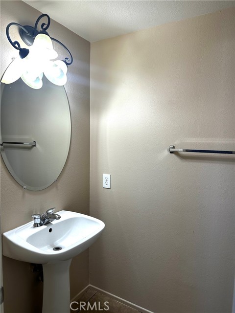 Detail Gallery Image 18 of 23 For 14711 Hondo Dr, Victorville,  CA 92394 - 4 Beds | 2/1 Baths