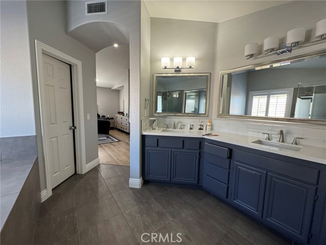 Detail Gallery Image 23 of 39 For 664 Rembrandt, Corona,  CA 92882 - 4 Beds | 3 Baths