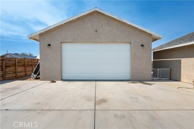 Detail Gallery Image 33 of 33 For 13286 Topock Rd, Apple Valley,  CA 92308 - 3 Beds | 3 Baths