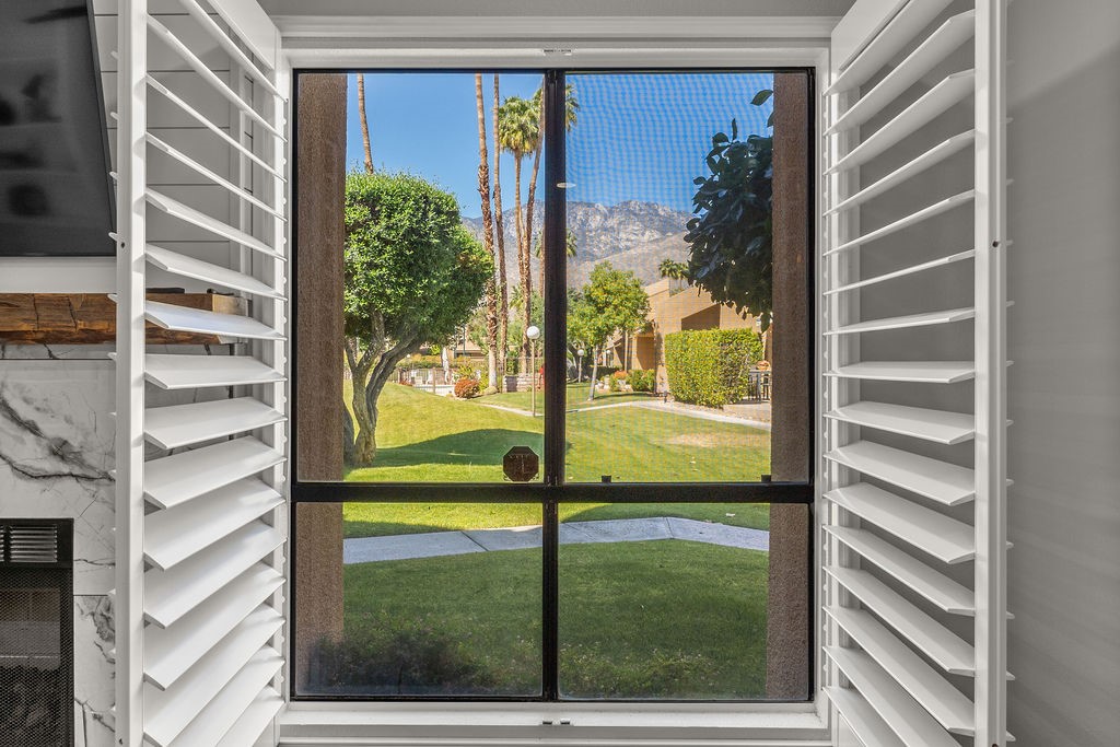 Detail Gallery Image 4 of 34 For 1655 S Beverly Dr a,  Palm Springs,  CA 92264 - 2 Beds | 2 Baths