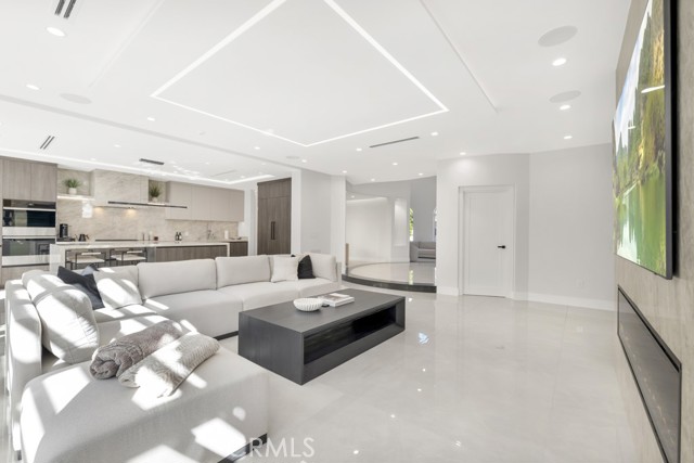 Detail Gallery Image 28 of 75 For 20151 via Medici, Porter Ranch,  CA 91326 - 5 Beds | 5 Baths