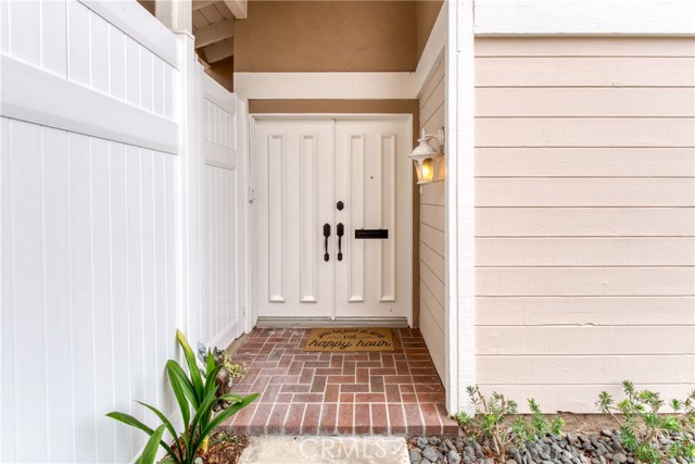 64 Seacrest Court, Long Beach CA: https://media.crmls.org/medias/3e9a8b65-f272-4752-9efc-cdf47ce8ca90.jpg
