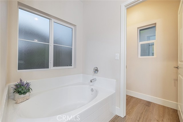 Detail Gallery Image 14 of 26 For 24755 Valley St, Newhall,  CA 91321 - 3 Beds | 2/1 Baths