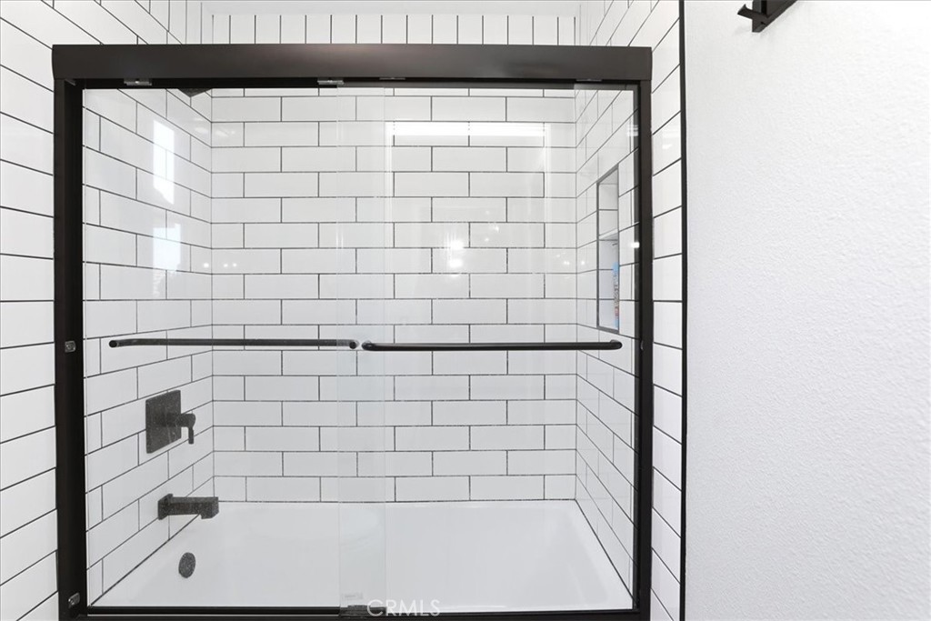 https://media.crmls.org/medias/3e9ad581-2ff5-4c17-b148-00c6386d5ee4.jpg?preset=X-Large