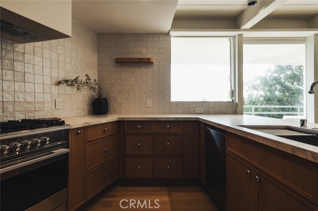 Detail Gallery Image 10 of 33 For 8448 Franklin, Los Angeles,  CA 90069 - 4 Beds | 3/1 Baths