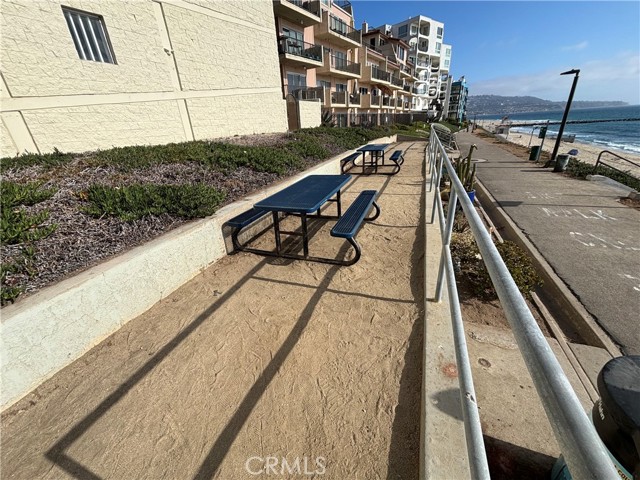 HOA OCEAN FRONT PICNIC AREA