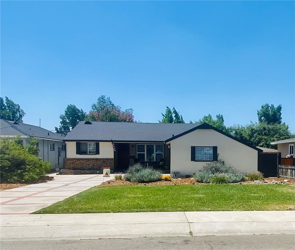 631 W Yale St, Ontario, CA 91762