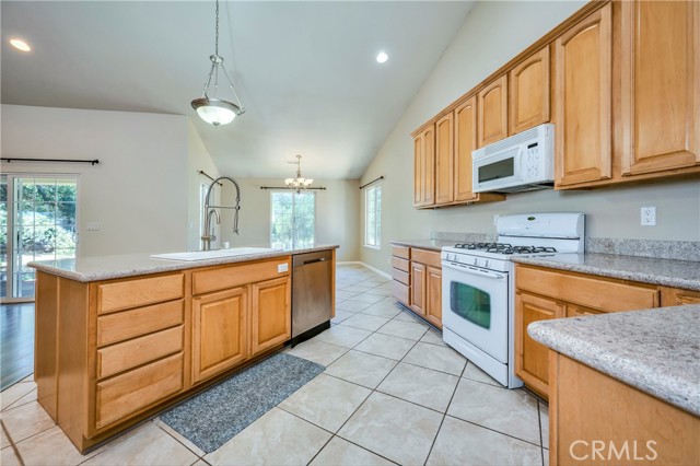 Detail Gallery Image 7 of 24 For 18411 Kentwood Pl, Hidden Valley Lake,  CA 95467 - 3 Beds | 2 Baths