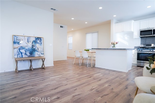 Detail Gallery Image 5 of 29 For 273 S Vermont Ave, Glendora,  CA 91741 - 3 Beds | 3 Baths