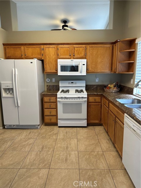 2165 Harris Street, Colton CA: https://media.crmls.org/medias/3e9e1ef6-9f6d-4cf8-8b0f-00dc8cc3520d.jpg