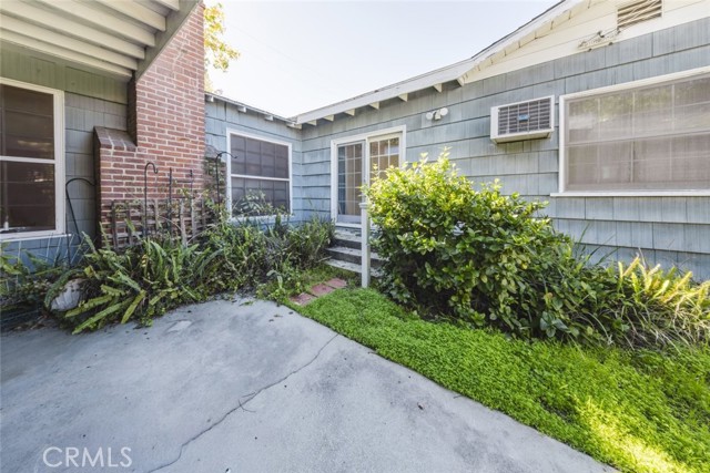 1324 S 1st Avenue, Arcadia CA: https://media.crmls.org/medias/3e9e304e-cbab-47df-9c38-3f207140c543.jpg
