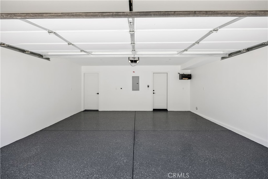 https://media.crmls.org/medias/3e9e61c3-c601-45d8-b122-bac29dcbff42.jpg?preset=X-Large