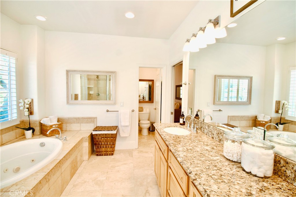 MLS #OC25090565 image #21