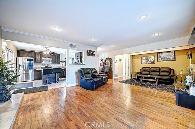 Detail Gallery Image 9 of 48 For 8297 E Carburton, Long Beach,  CA 90808 - 4 Beds | 2 Baths