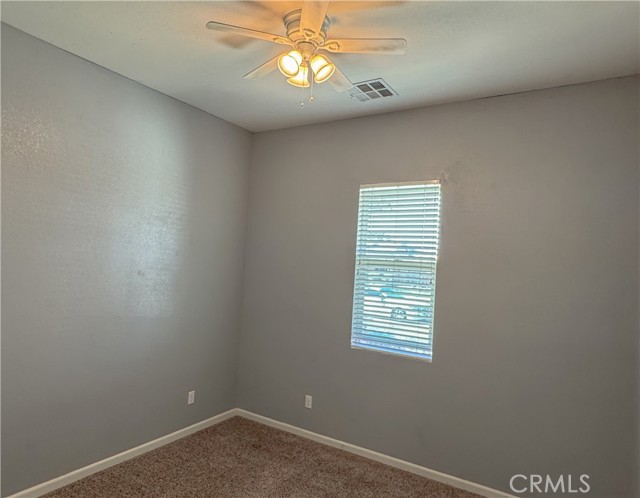 Detail Gallery Image 12 of 56 For 15527 Avanti Dr, Bakersfield,  CA 93314 - 4 Beds | 3/1 Baths