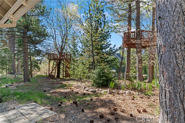 Detail Gallery Image 40 of 49 For 27847 St Bernard Ln, Lake Arrowhead,  CA 92352 - 3 Beds | 3 Baths