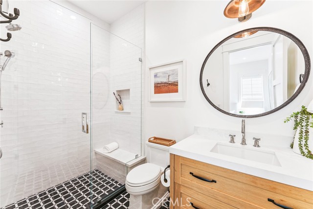 2001 Port Ramsgate Place, Newport Beach CA: https://media.crmls.org/medias/3e9f5235-68c3-454c-aed7-79c60e936c36.jpg