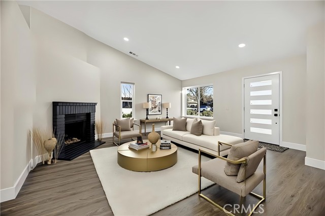 Detail Gallery Image 8 of 44 For 34 Garden Park, Chico,  CA 95973 - 3 Beds | 2 Baths