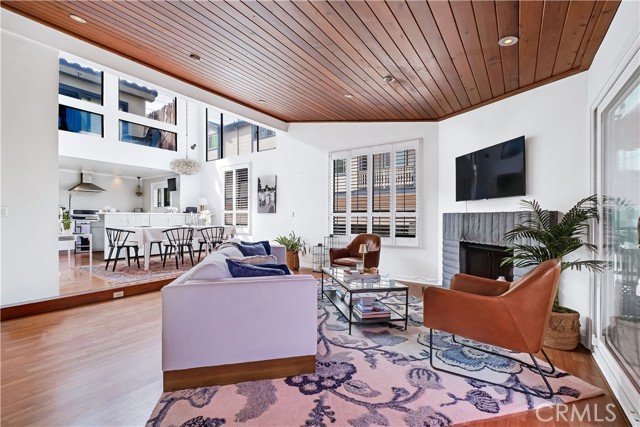 Detail Gallery Image 3 of 40 For 114 S Prospect #6,  Redondo Beach,  CA 90277 - 3 Beds | 2/1 Baths