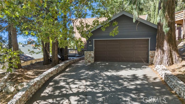 Detail Gallery Image 3 of 40 For 26413 Apache Trl, Rimforest,  CA 92378 - 2 Beds | 1 Baths