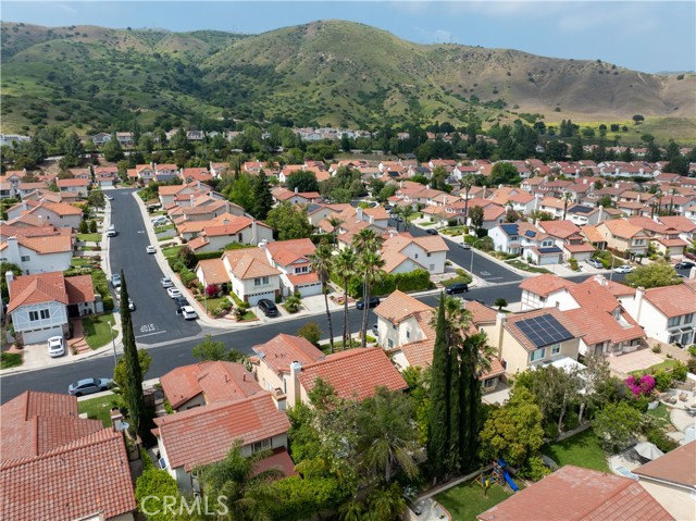 Detail Gallery Image 9 of 31 For 19666 Crystal Hills Dr, Porter Ranch,  CA 91326 - 3 Beds | 3 Baths