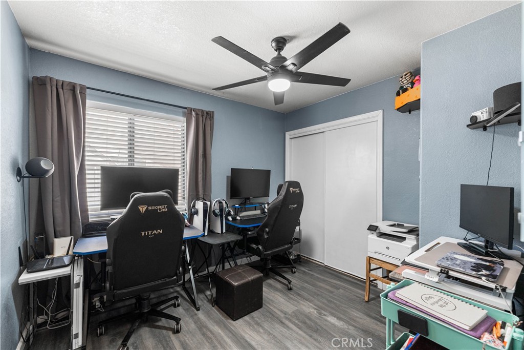 https://media.crmls.org/medias/3ea3f366-81bc-4c74-b1ab-08512879fbfe.jpg?preset=X-Large