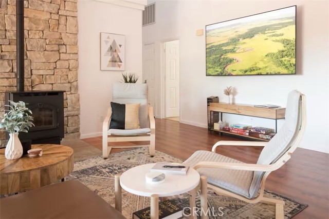 Detail Gallery Image 3 of 21 For 40584 Indian Springs, Oakhurst,  CA 93644 - 4 Beds | 3 Baths